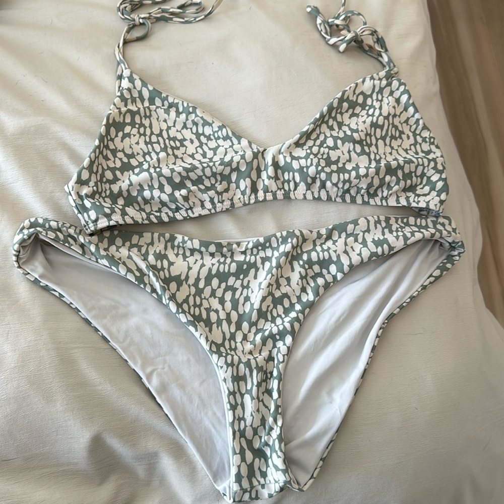 L*space bikini size large tie shoulder green and off white dot pattern